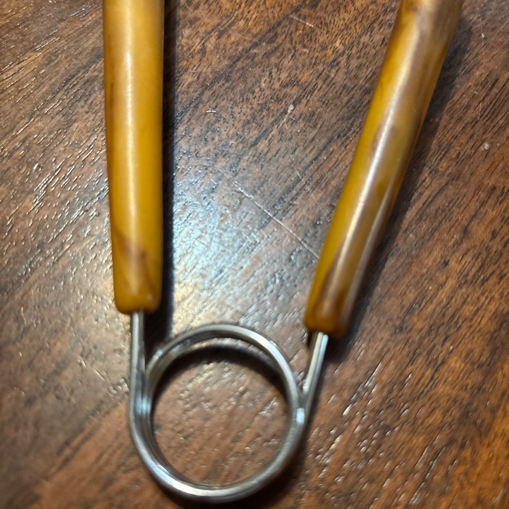 Vintage Bakelite Handle Butterscotch Swirl Clawed Ice Tongs Bar Tool 7" MCM Era - Picture 4 of 5
